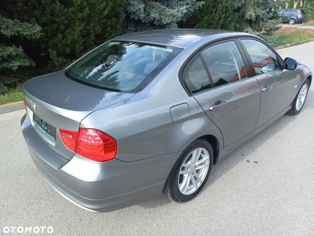 BMW Seria 3 318i Edition Exclusive - 10