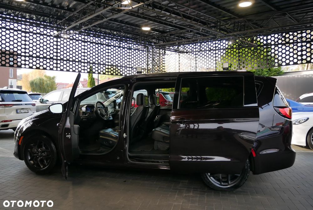 Chrysler Pacifica - 6