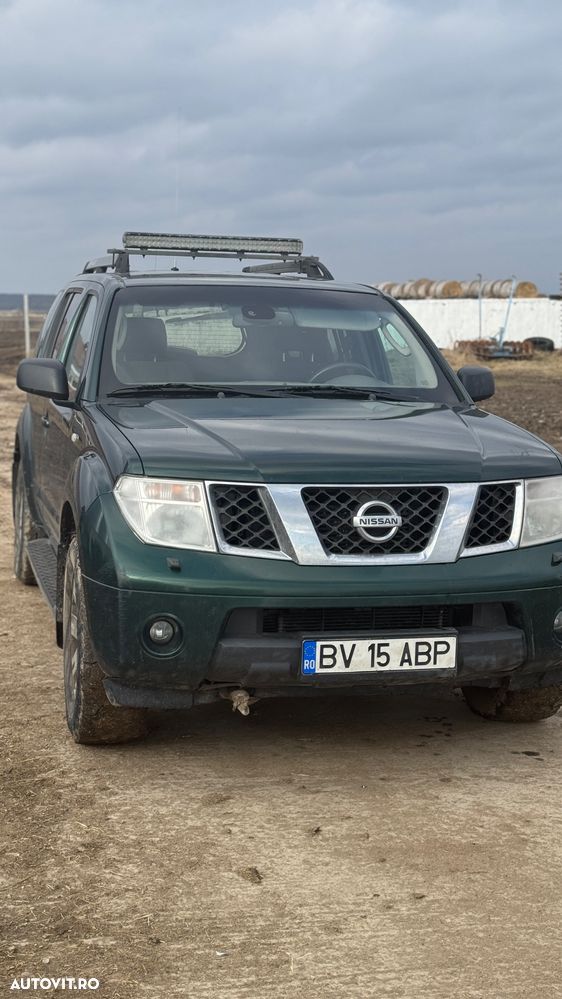 Nissan Pathfinder 2.5 dCi Aut LE - 2