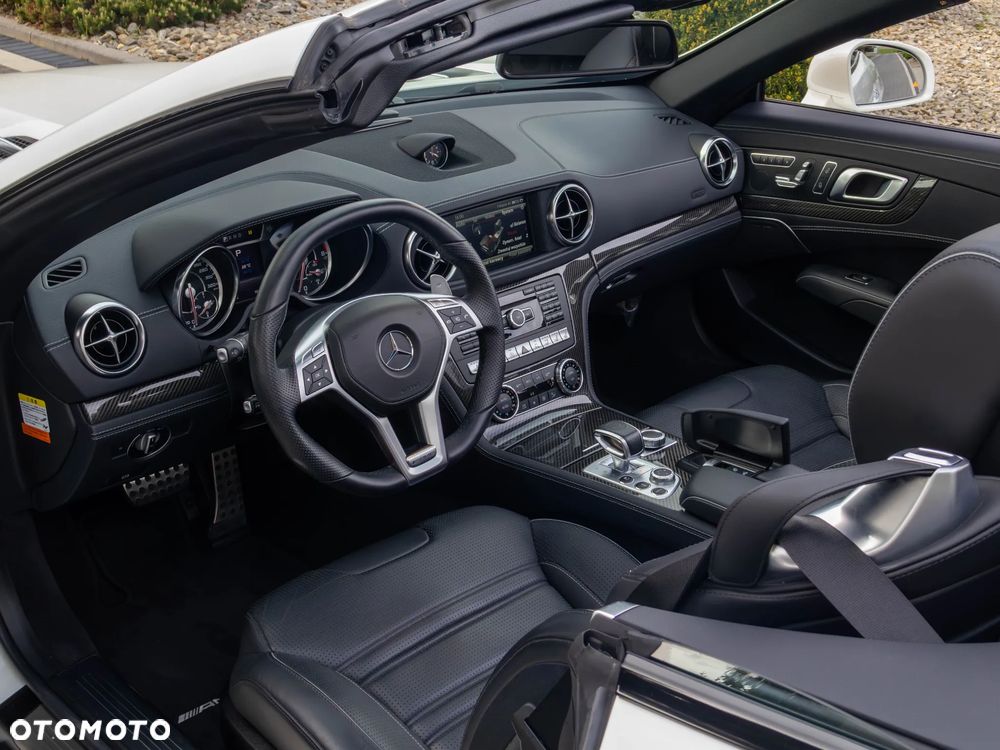 Mercedes-Benz SL 63 AMG - 15