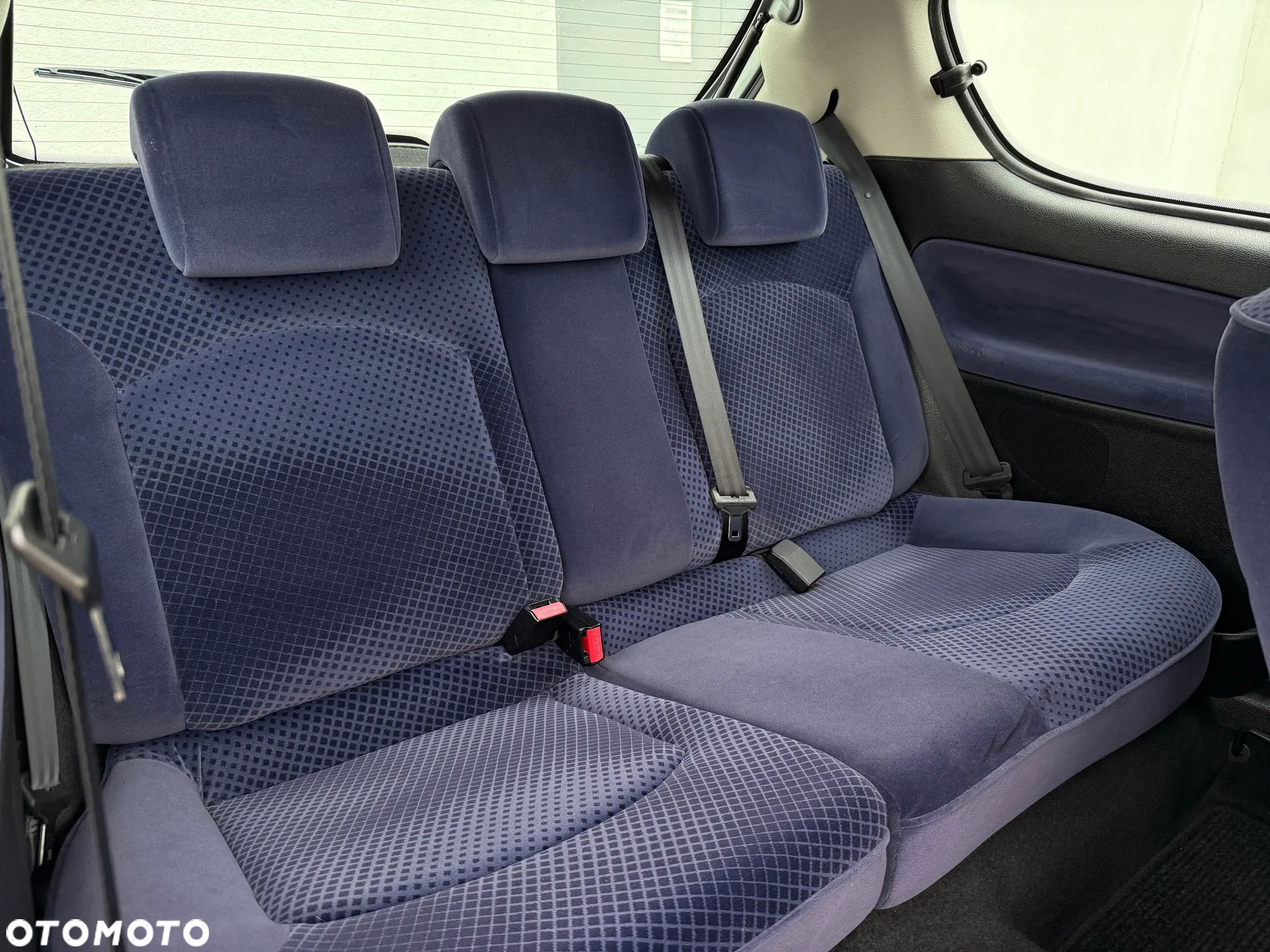Peugeot 206 110 Quiksilver - 12