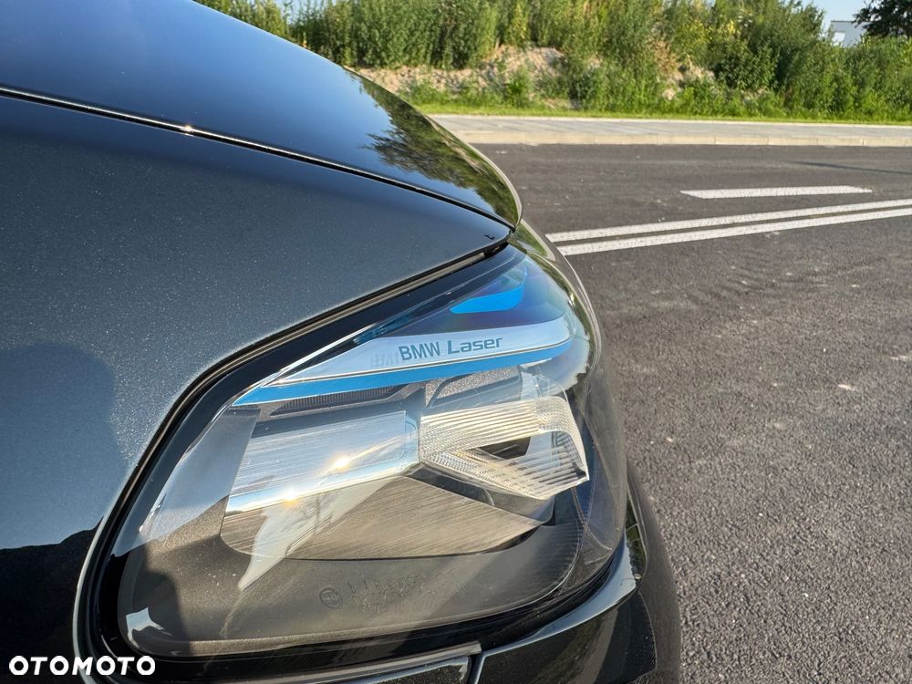 BMW Seria 5 530i xDrive mHEV - 4