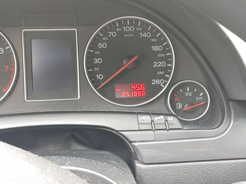 Audi A4 Avant - 14