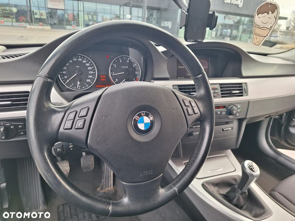 BMW Seria 3 318i - 15