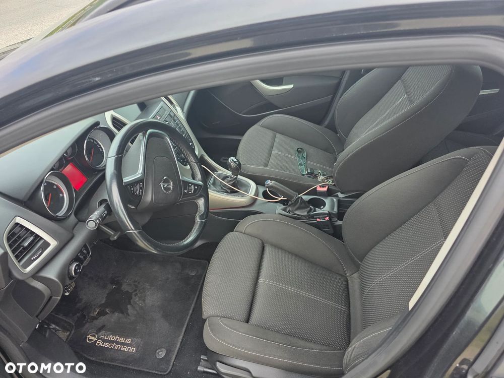 Opel Astra 2.0 CDTI DPF Design Edition - 4