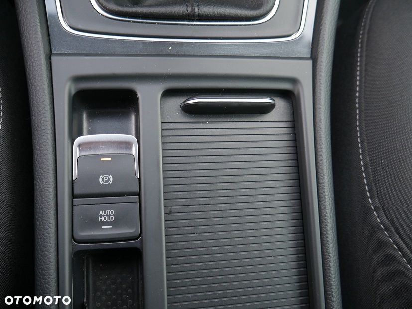 Volkswagen Golf 1.5 TSI BMT Comfortline - 22