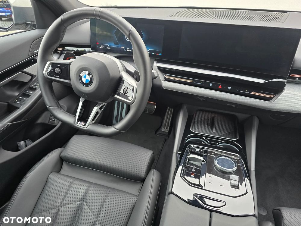 BMW Seria 5 520d xDrive - 13