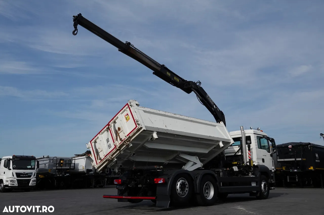 MAN TGS 26.360 / 6X2 / BASCULĂ + HDS FASSI F155A / CAPACITATE DE RIDICARE 6 160 KG / BORDMATIC / AXĂ RIDICATĂ / EURO 5 - 6