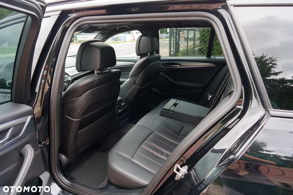 BMW Seria 5 520i M Sport Edition - 12