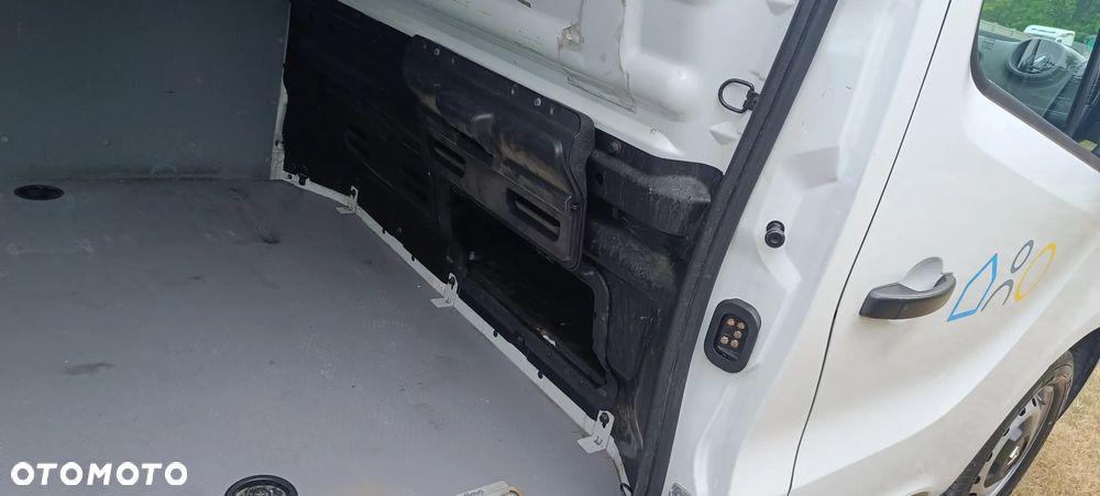 Renault Trafic - 17