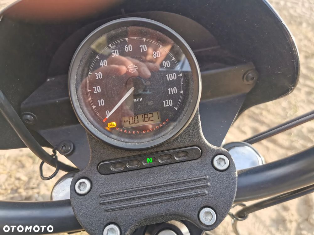 Harley-Davidson Sportster Iron 1200 - 12