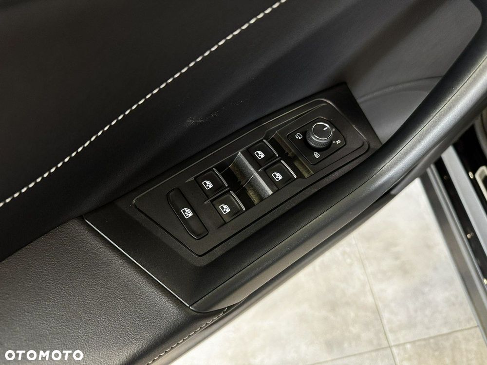 Volkswagen T-Roc - 17