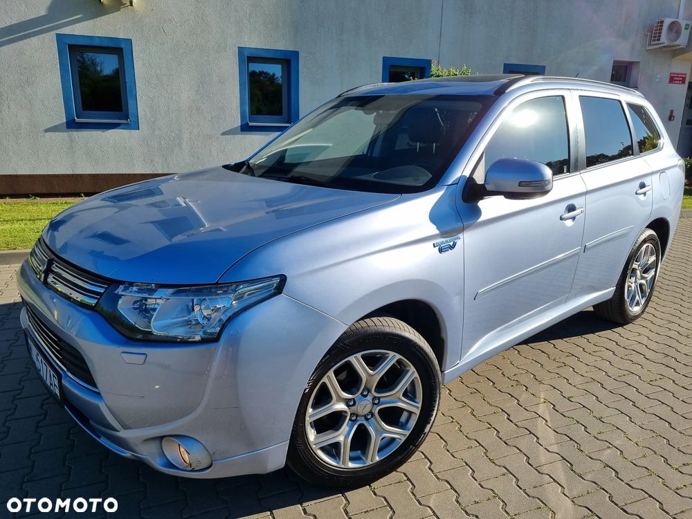 Mitsubishi Outlander Instyle NAVI + - 4