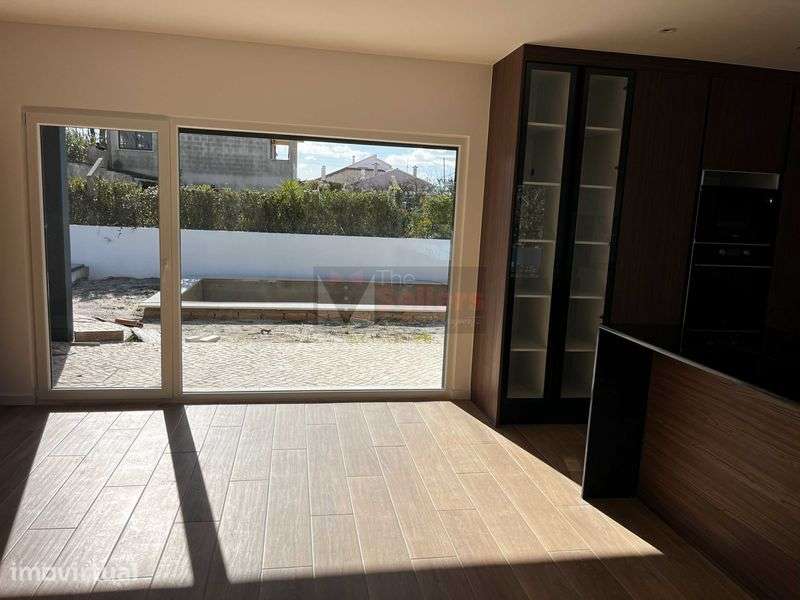 Fantástica Moradia Térrea Isolada Piscina – Lote 552m2 Fernão Ferro - Grande imagem: 5/11