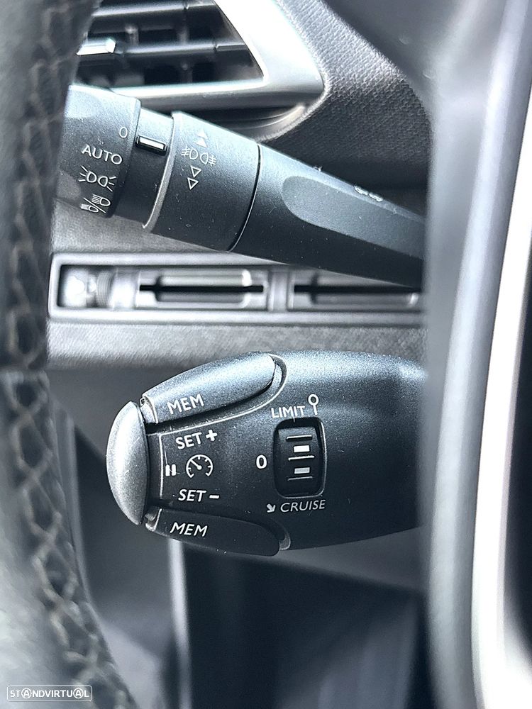 Peugeot 3008 1.5 BlueHDi Style - 11