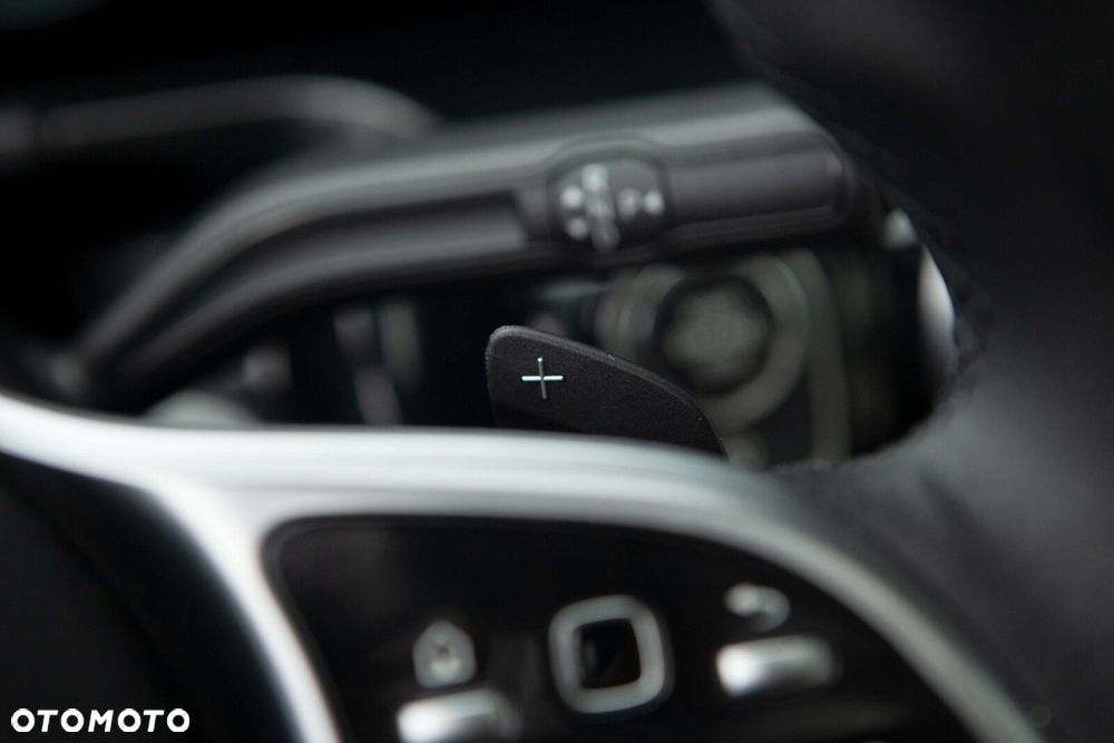 Mercedes-Benz GLA 200 mHEV Progressive 7G-DCT - 24