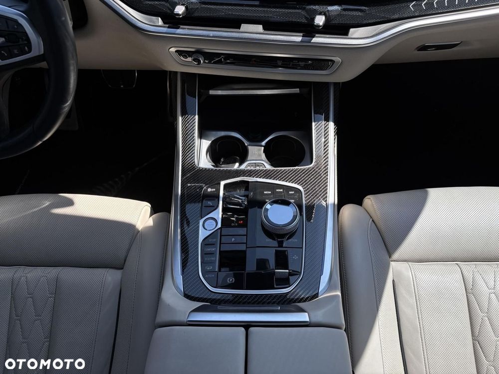 BMW X7 - 19