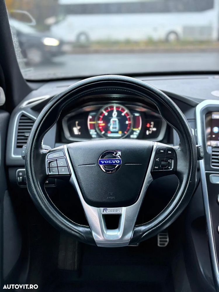 Volvo XC 60 D5AWD R-Design - 7