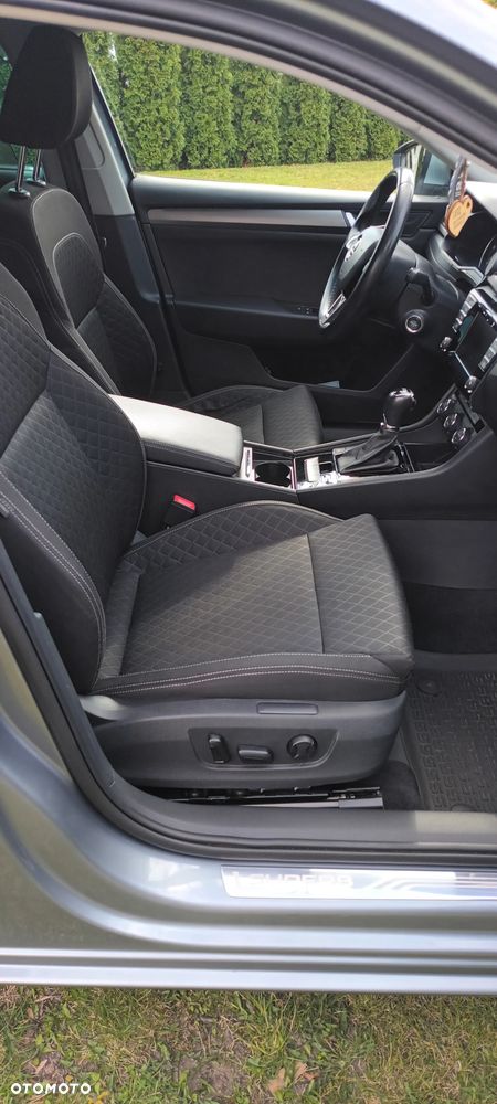 Skoda Superb 2.0 TDI Style DSG - 6