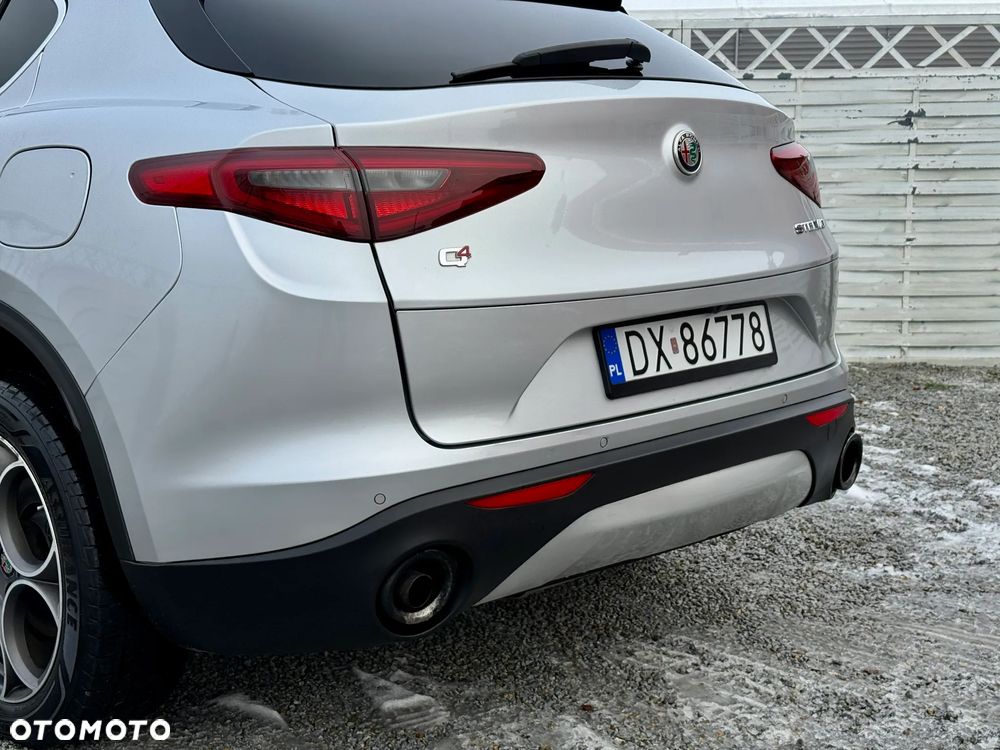 Alfa Romeo Stelvio 2.0 Turbo 16V AT8-Q4 Veloce Ti - 26
