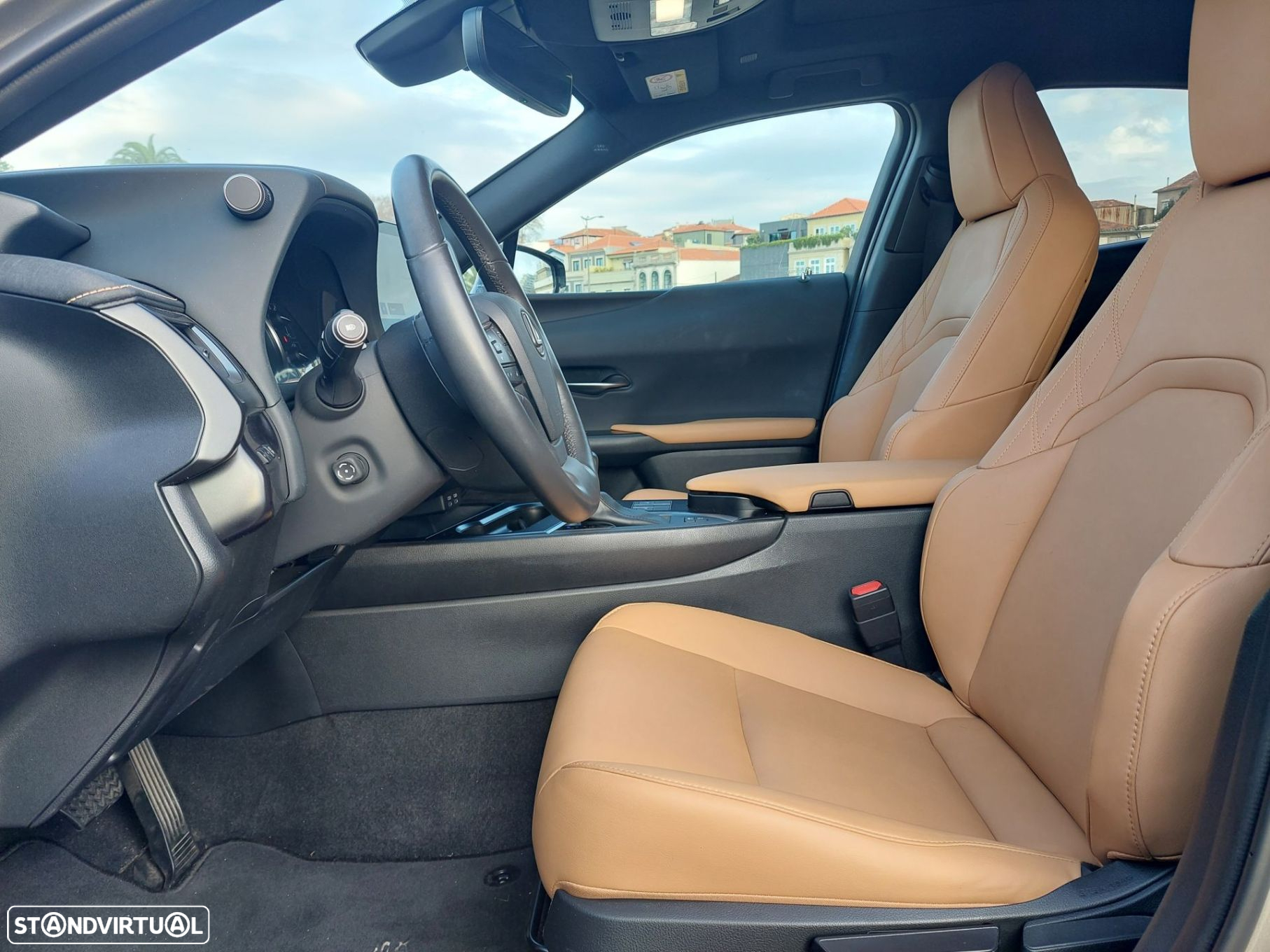 Lexus ux-250h - 10