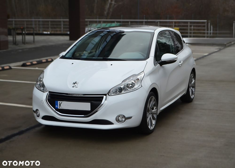 Peugeot 208 - 30