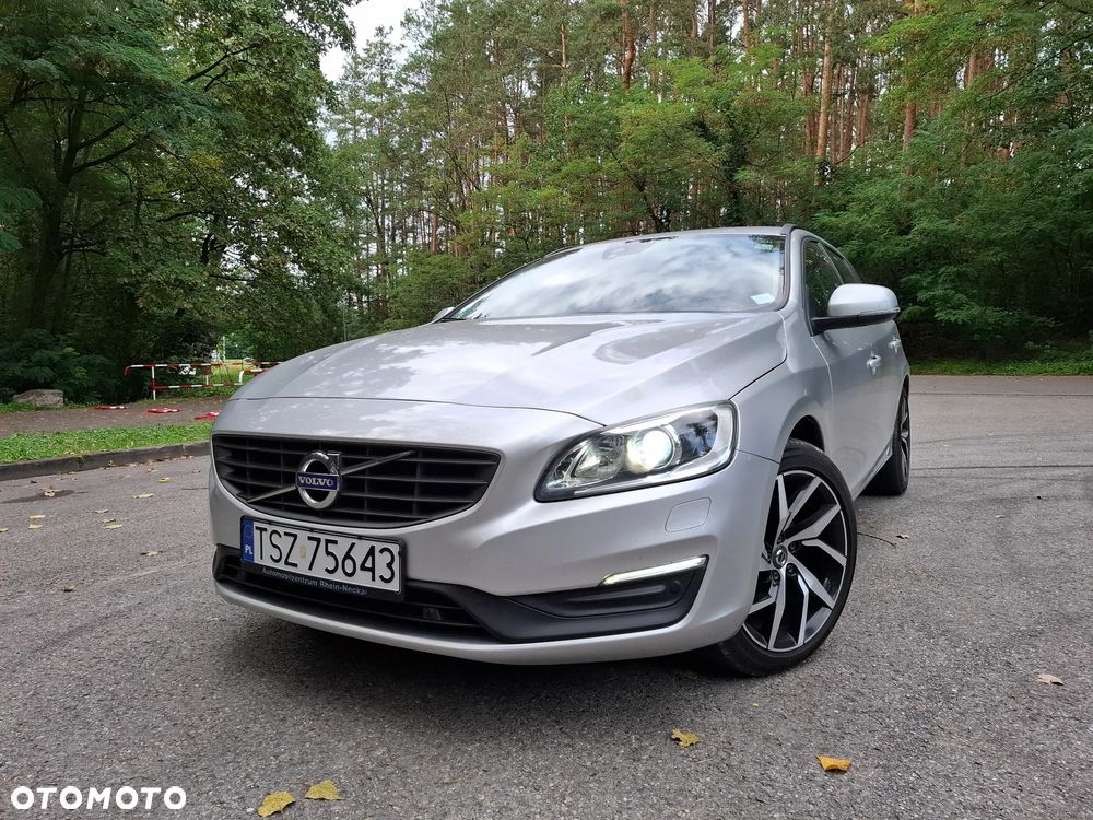 Volvo V60 D4 Momentum - 12