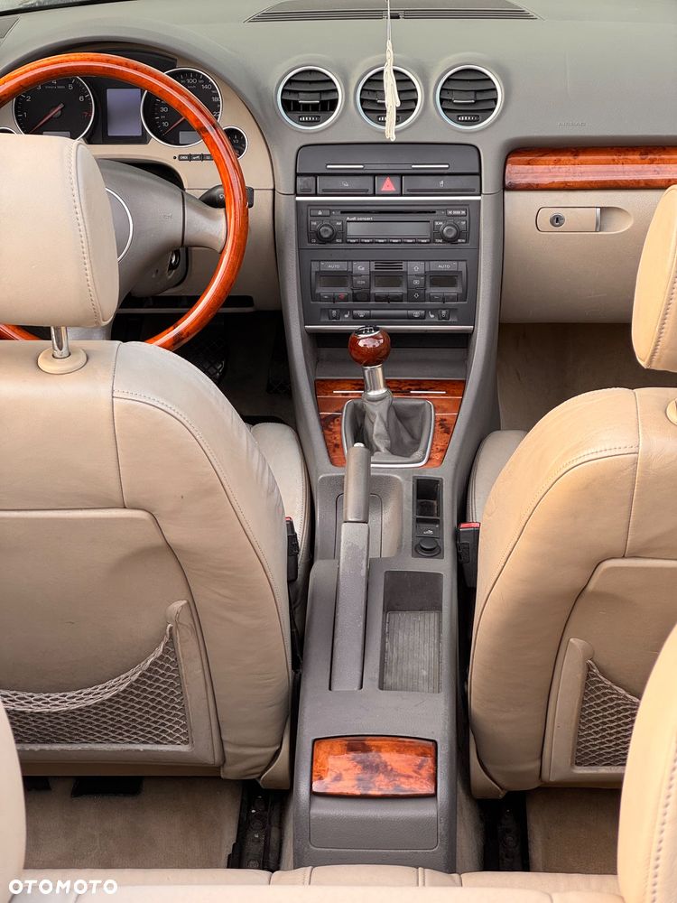 Audi A4 Cabrio 2.4 - 28