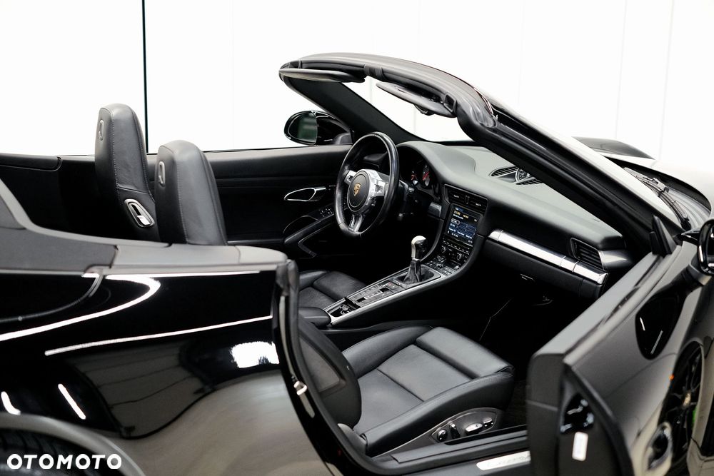 Porsche 911 Carrera S - 32