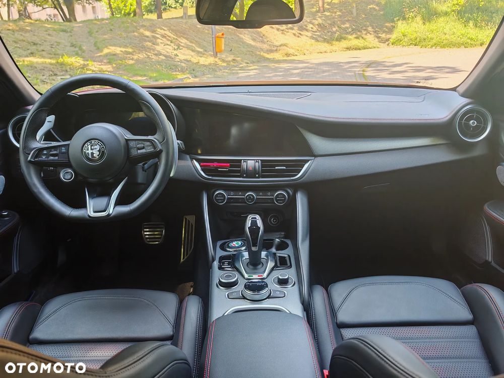 Alfa Romeo Giulia 2.0 Turbo Tributo Italiano Q4 - 15