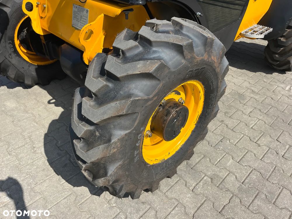 JCB 527-55 - 16