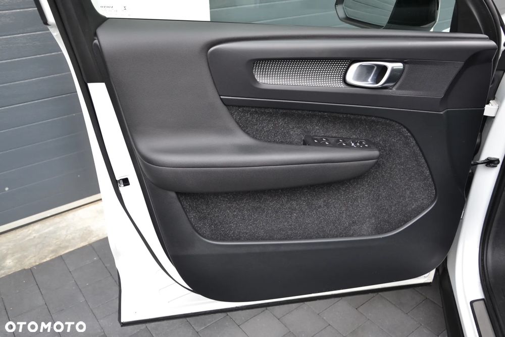 Volvo XC 40 D3 AWD R-Design - 37