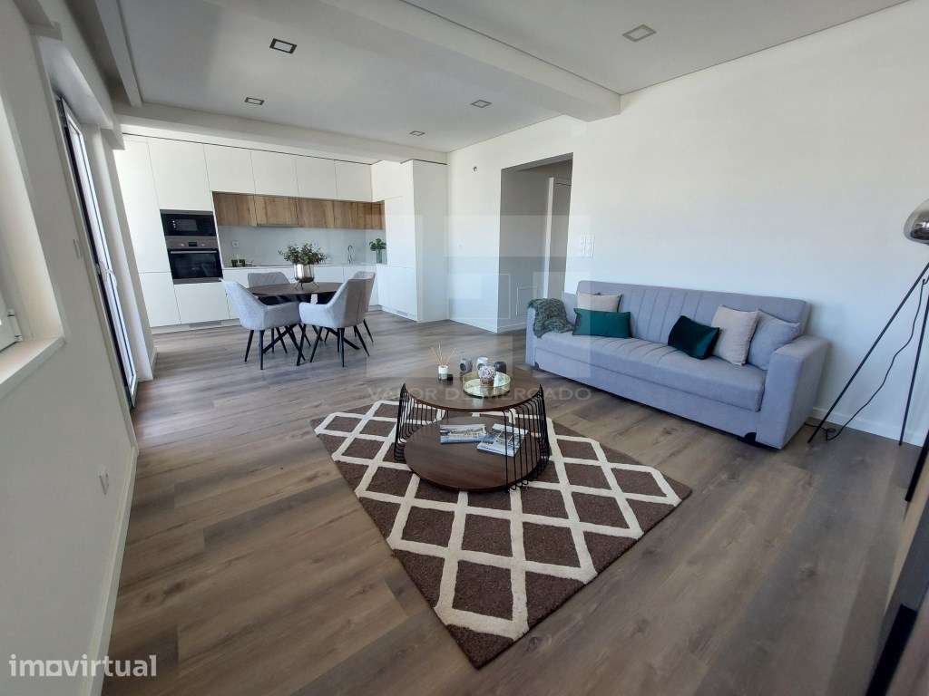 Apartamento T3 totalmente remodelado, 8º andar, Rua Engenheiro Nobr... - Grande imagem: 2/29