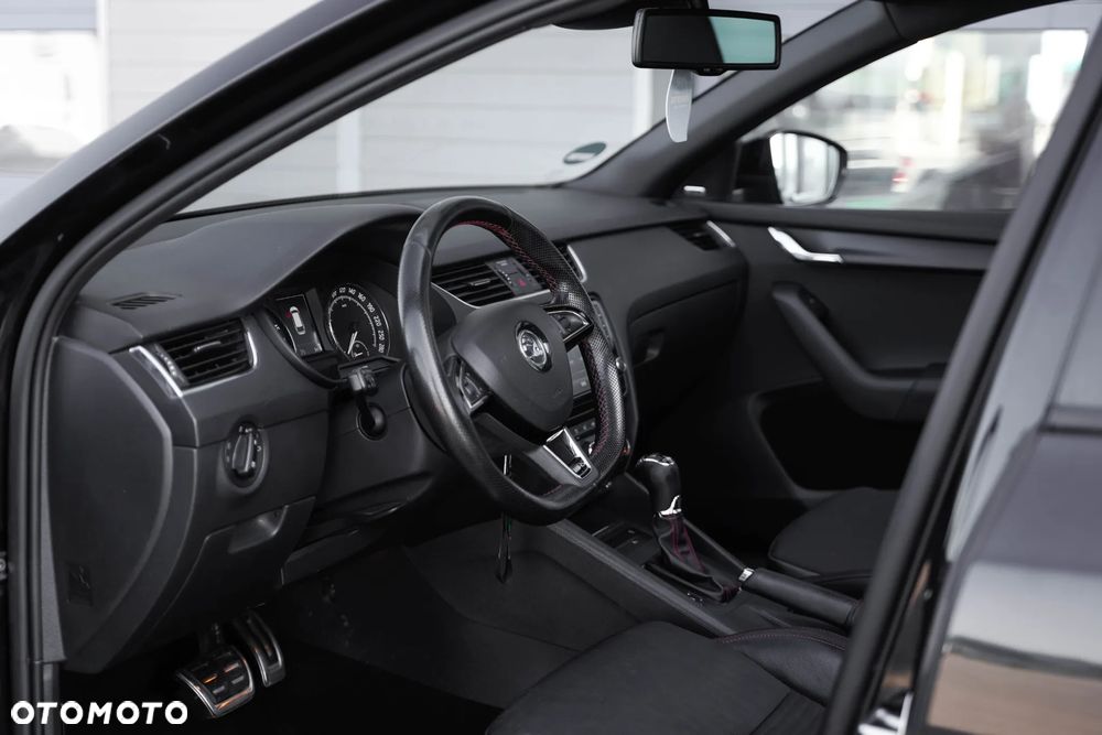 Skoda Octavia 2.0 TDI RS DSG - 17