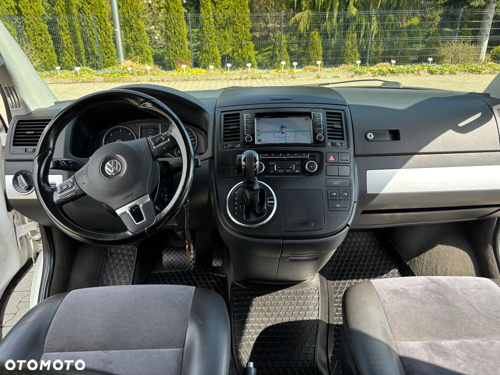 Volkswagen Multivan - 13