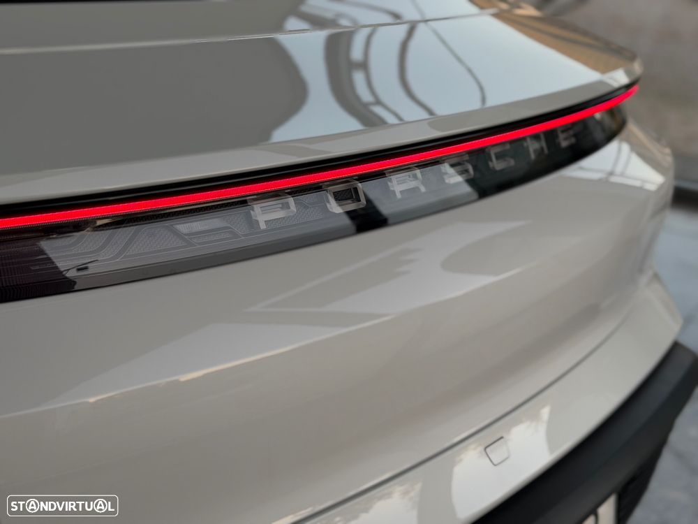 Porsche Taycan 4S - 18