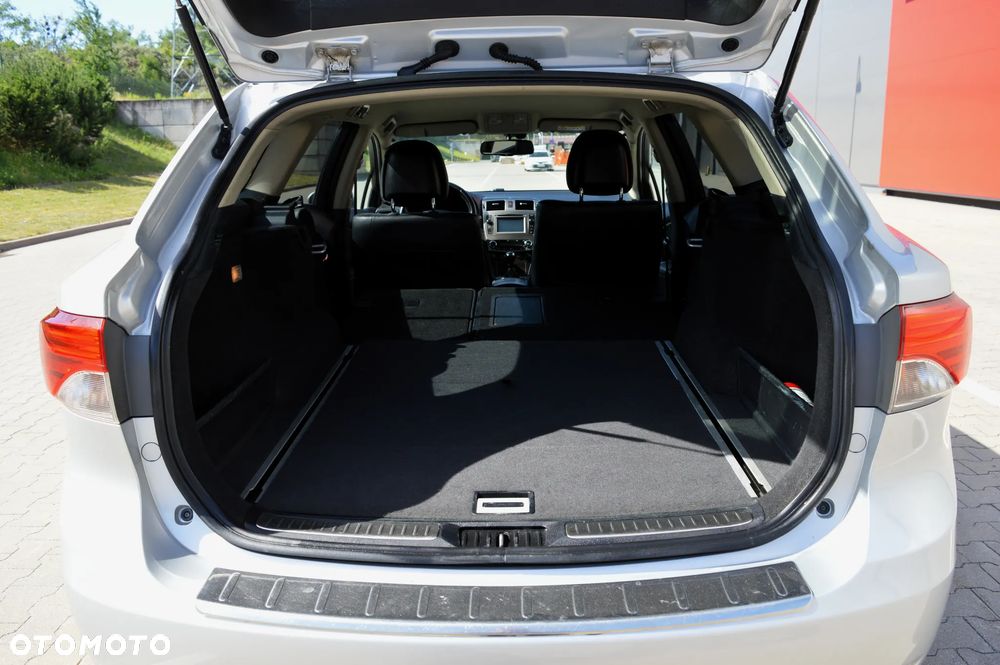Toyota Avensis 2.0 D-4D Sol - 33
