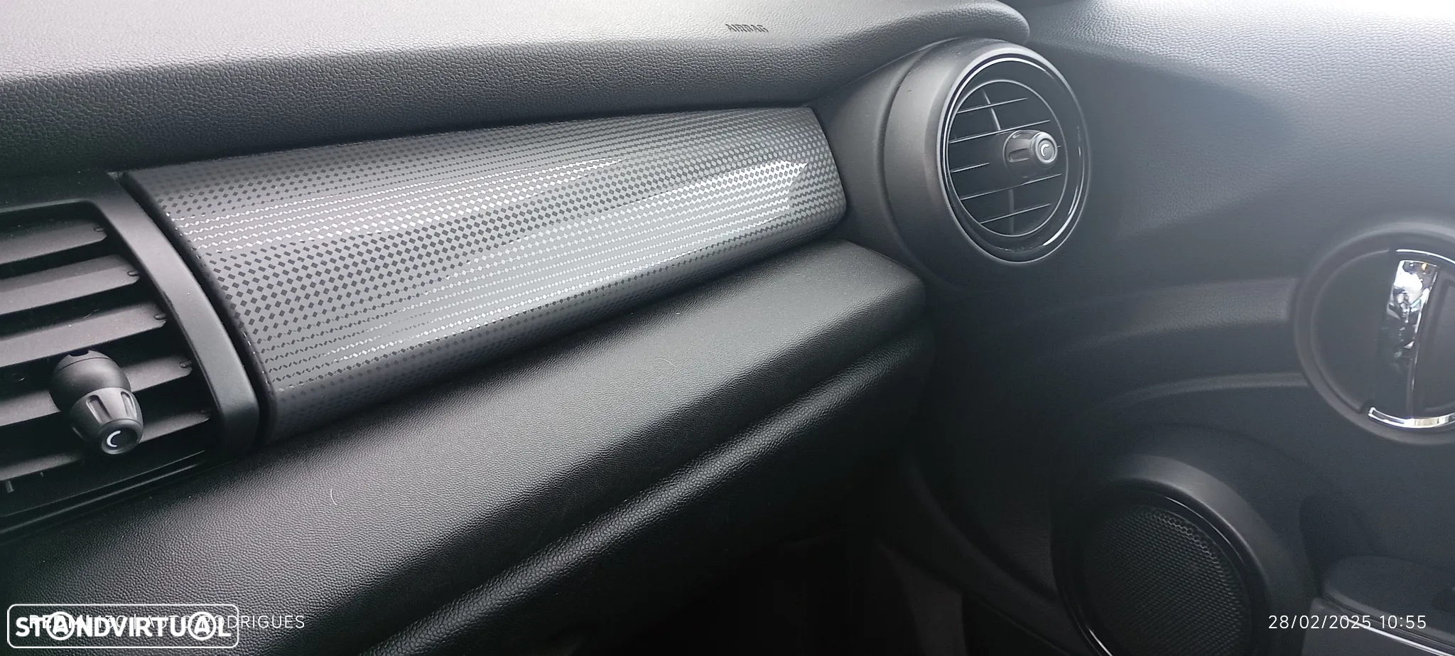 MINI 5 Portas Cooper D Aut. - 14