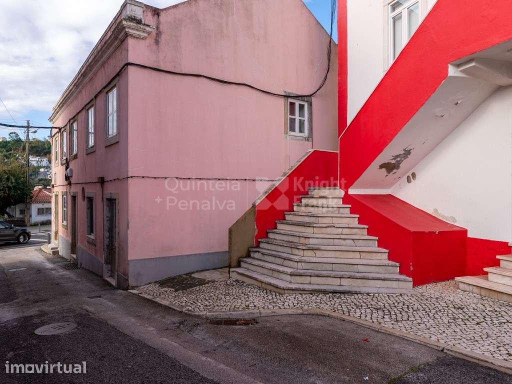 Prédio com pátio privativo para reabilitação em Oeiras - Grande imagem: 3/30