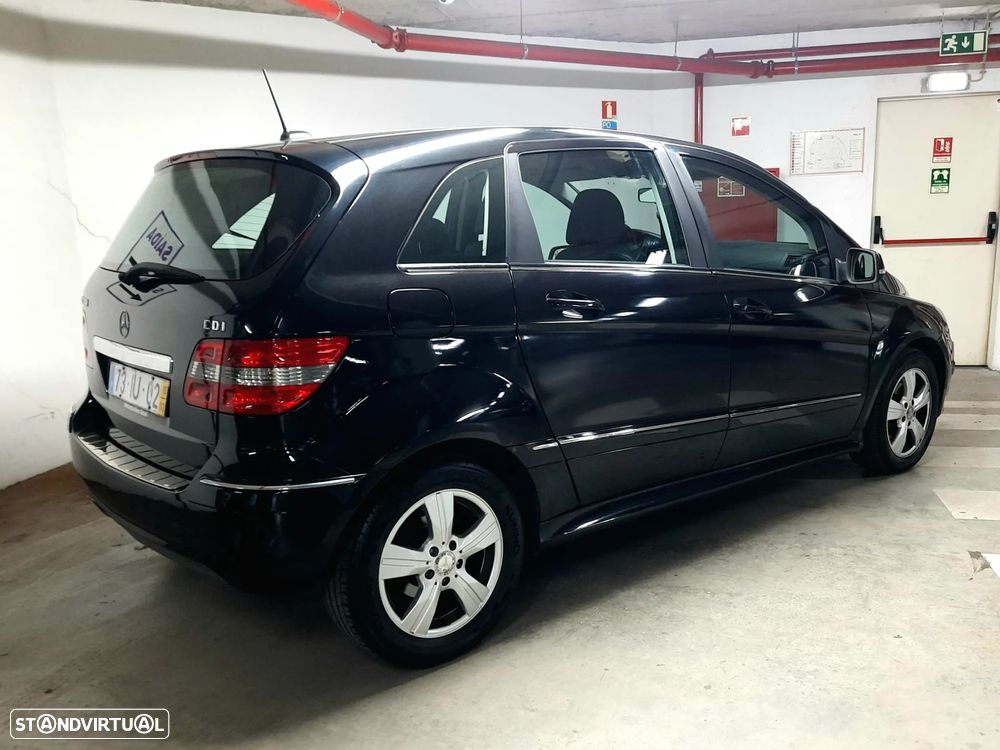 Mercedes-Benz B 200 CDI - 4