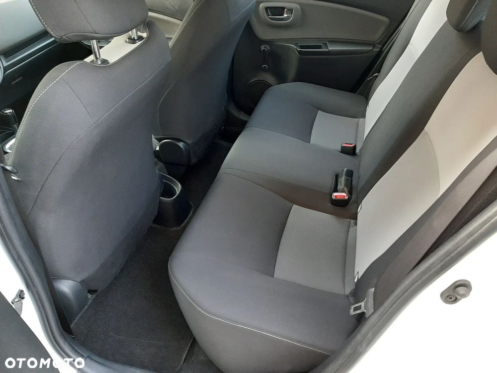 Toyota Yaris 1.5 Premium CVT - 11
