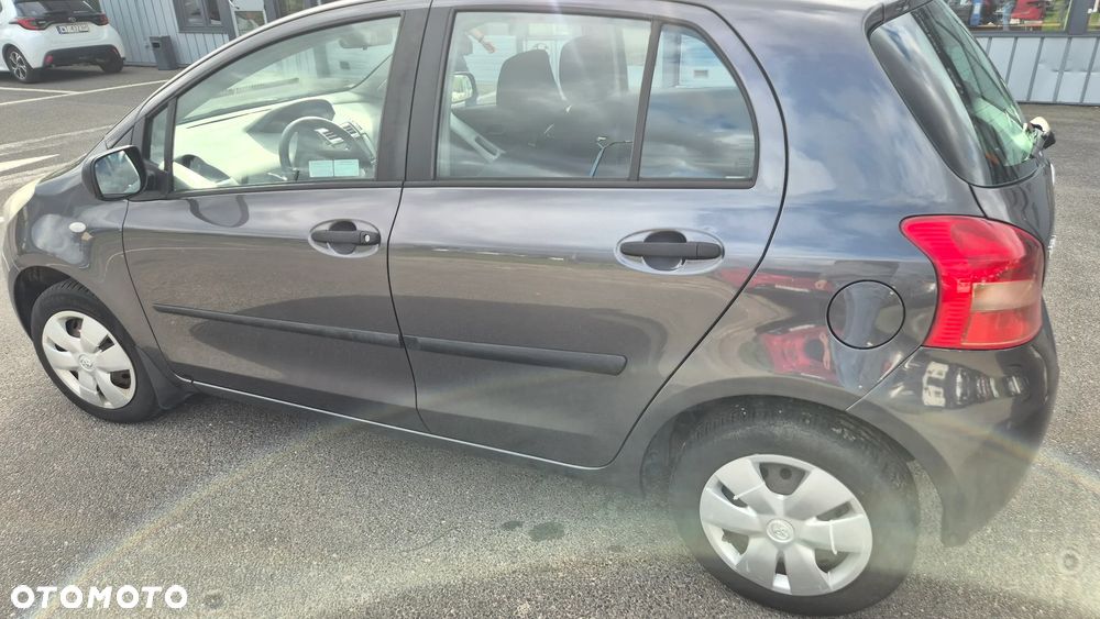 Toyota Yaris 1.0 Terra A/C - 11