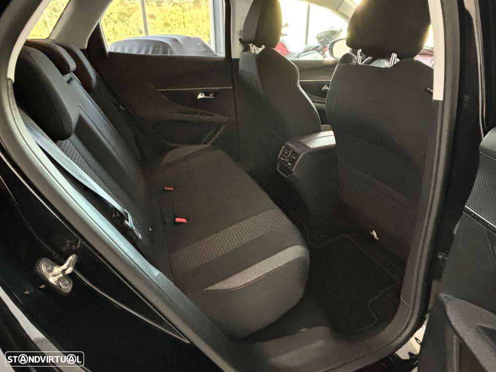 Peugeot 3008 1.5 BlueHDi Active - 11