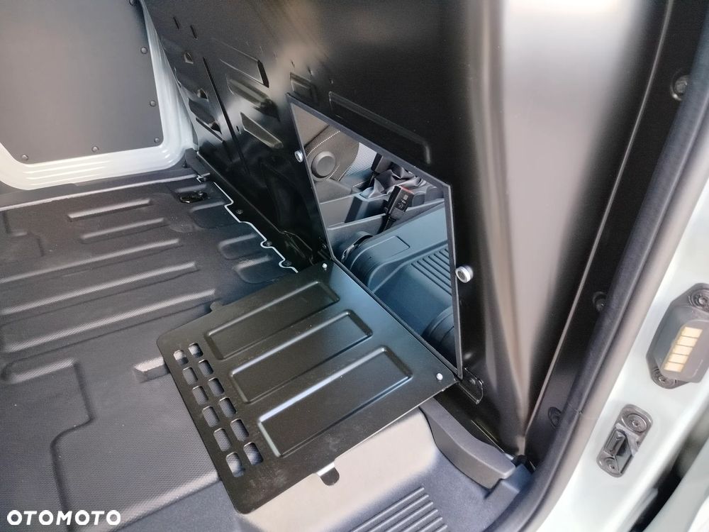 Ford Transit Courier - 8