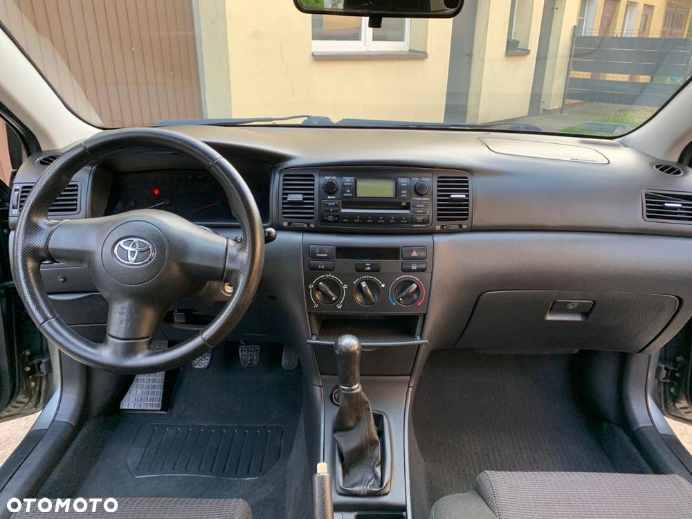 Toyota Corolla - 10