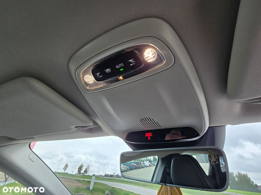 Volvo V40 D2 Kinetic - 33