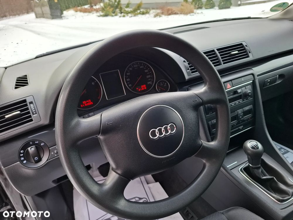 Audi A4 Avant 2.4 - 22