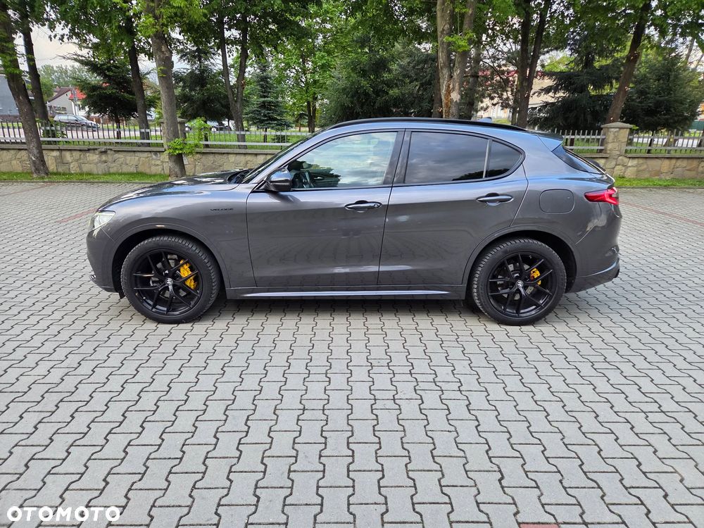 Alfa Romeo Stelvio 2.0 Turbo 16V AT8-Q4 Veloce Ti - 3