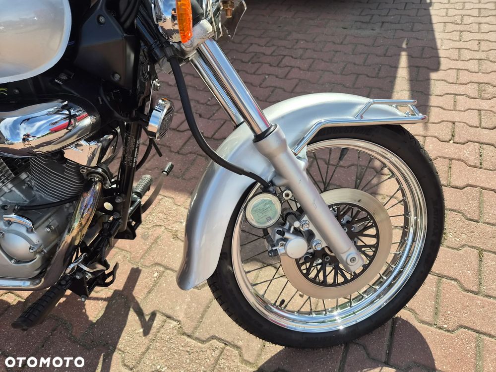 Suzuki Intruder - 16