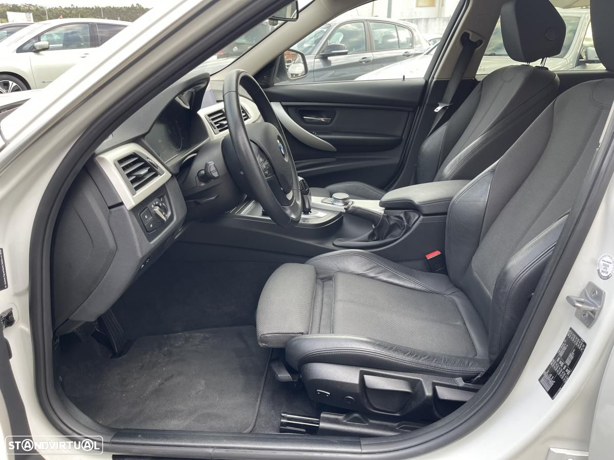 BMW 318 i Touring Aut. Edition Luxury Line Purity - 16